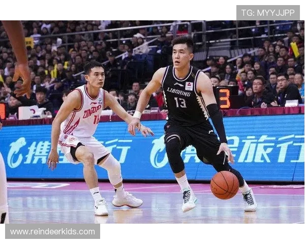 齐鲁大地双线争锋:足球与CBA的竞技碰撞 齐鲁大地双线争锋:足球与CBA的竞技碰撞